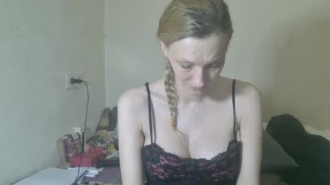 mistressmilly32 online show from April 5, 8:19 pm