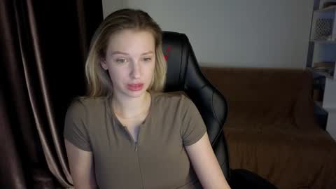 Lili online show from January 30, 7:59 pm