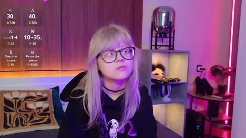 moliqin online show from April 19, 8:03 am