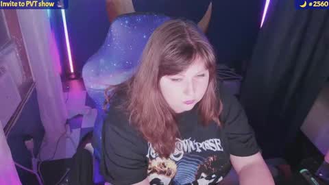 Snapshot of molly_moons chatting on September 14, 1:14 am molly_moons online show from September 14, 1:14 am