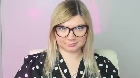 Molly online show from November 11, 1:41 pm