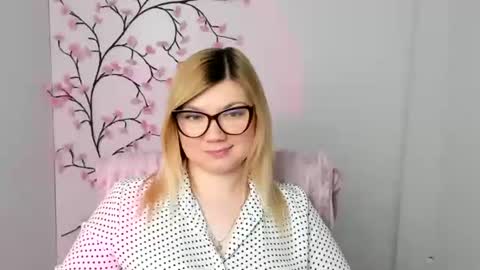 Molly online show from February 20, 3:13 pm