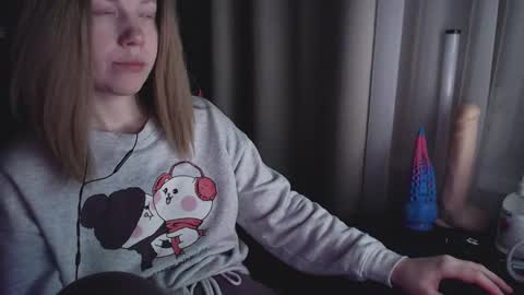 I have new photos come and see with love Molly online show from February 26, 3:03 am