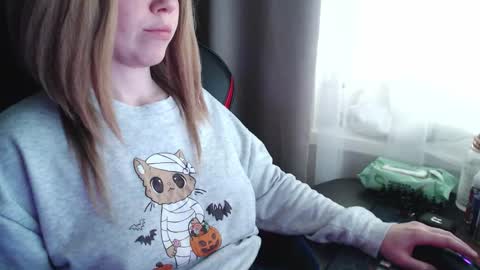 I have new photos come and see with love Molly online show from September 15, 11:18 am