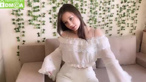 Molly online show from March 27, 9:21 am