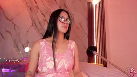 Snapshot of mollylewis18 chatting on September 22, 1:59 am New girl Emily Valentina Michelle online show from September 22, 1:59 am