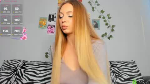Amely online show from August 4, 4:13 pm