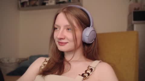 Snapshot of mollytucker chatting on December 21, 3:20 pm mollytucker online show from December 21, 3:20 pm