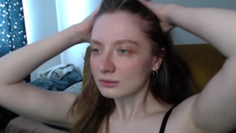 Snapshot of mollytucker chatting on March 2, 9:21 am mollytucker online show from March 2, 9:21 am