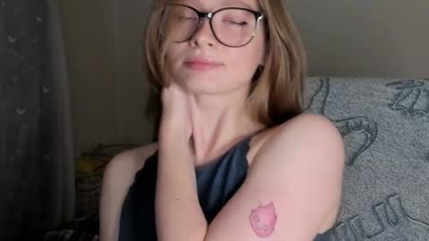 Snapshot of mollytucker chatting on September 12, 4:47 pm mollytucker online show from September 12, 4:47 pm