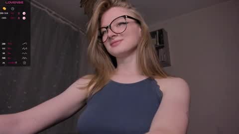 Snapshot of mollytucker chatting on September 23, 3:54 pm mollytucker online show from September 23, 3:54 pm