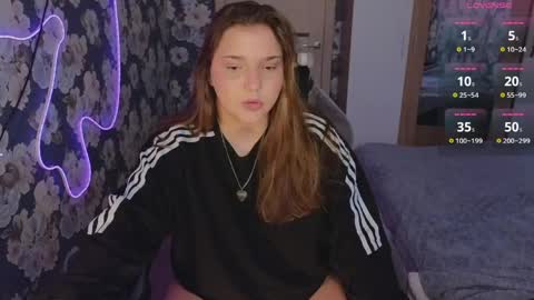 Leah online show from April 28, 4:11 pm