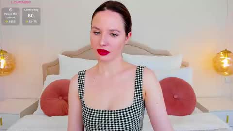 Mona online show from February 26, 1:32 pm