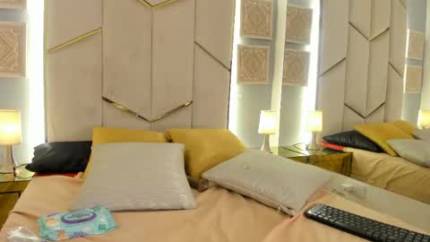 Moni  online show from April 9, 6:19 am