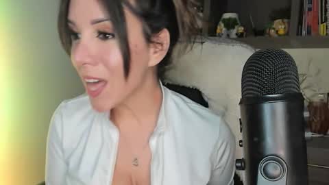 Monilee online show from December 3, 7:11 am