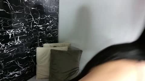 Snapshot of monique_a chatting on January 8, 5:27 am Ask me online show from January 8, 5:27 am
