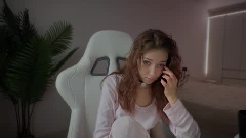 Mary online show from January 8, 6:28 am