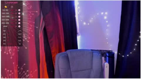 Snapshot of moon__girl chatting on February 25, 7:27 pm Roxy online show from February 25, 7:27 pm