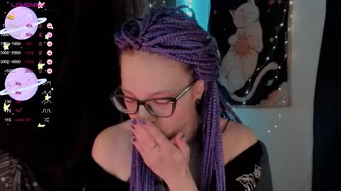 Snapshot of moon__girl chatting on September 16, 8:17 pm Roxy online show from September 16, 8:17 pm