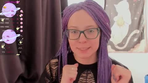 Snapshot of moon__girl chatting on September 8, 2:16 pm Roxy online show from September 8, 2:16 pm