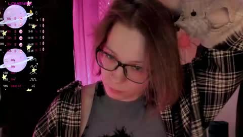 Snapshot of moon__girl chatting on October 30, 8:32 pm Roxy online show from October 30, 8:32 pm