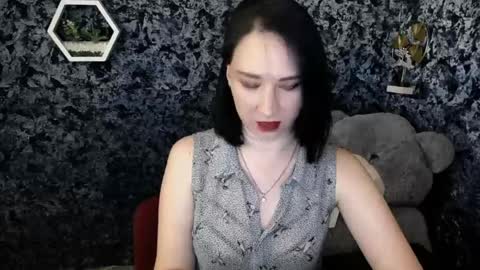 Diana online show from April 11, 8:01 pm