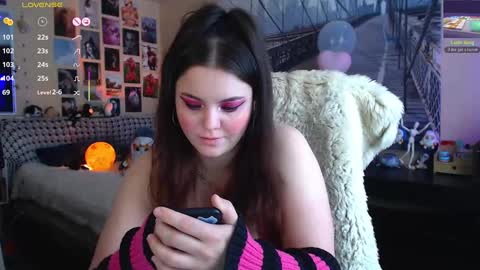 Keira online show from March 1, 9:40 am