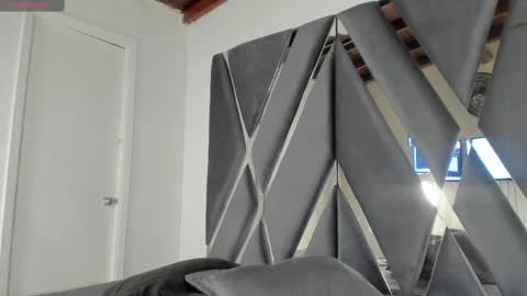 Luna  online show from February 25, 6:33 pm