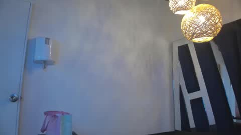 Luna  online show from March 4, 6:50 pm