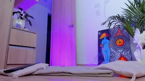 MOON online show from June 5, 11:00 pm