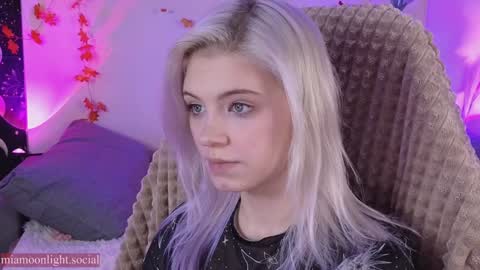 Mia   online show from December 4, 5:33 pm