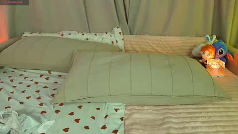 moonmimmi online show from March 2, 4:45 am