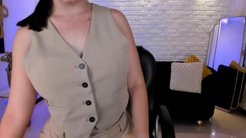 Morgan Hicks online show from November 2, 5:16 pm