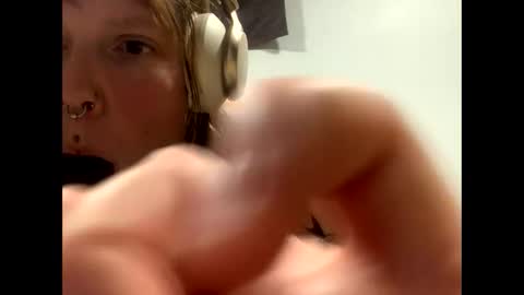 morrigan_danu online show from October 20, 6:16 am