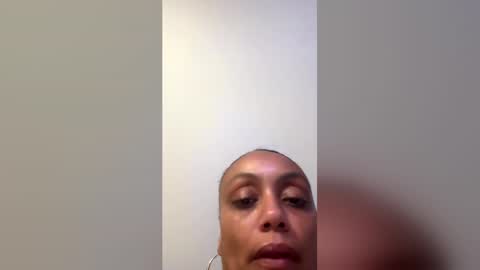 ms_discreet online show from June 22, 5:48 am