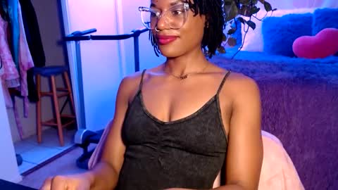 CocoSage online show from February 4, 9:07 pm