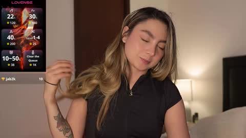 Sophie  online show from November 4, 6:13 pm