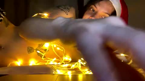   online show from December 18, 10:19 am