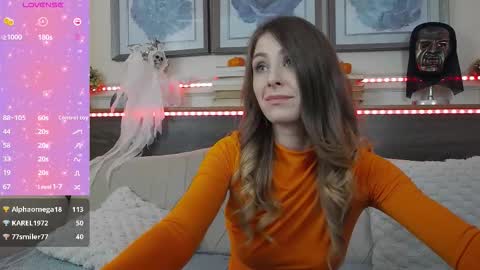 Luna  online show from October 31, 1:07 am