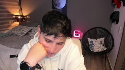 VALENTINA Luna  online show from April 8, 3:30 am