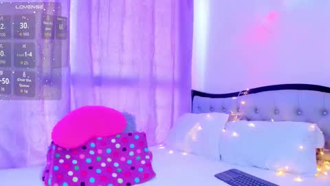 my_aleja_ online show from January 17, 4:14 pm