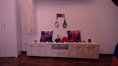 Mya online show from March 15, 3:25 pm