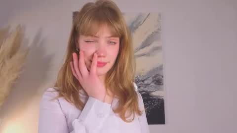 Snapshot of myismira chatting on October 21, 5:00 am Mira online show from October 21, 5:00 am