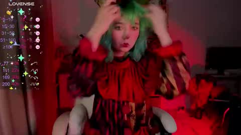 MylaFlores online show from October 31, 1:51 am