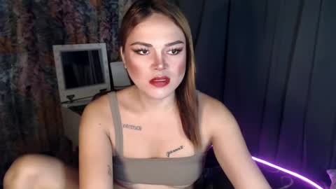 UR GIRL NEXTDOOR online show from January 12, 4:42 am