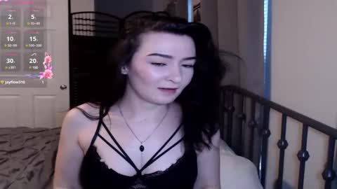 Snapshot of mysticmuse94 chatting on February 5, 1:54 pm MysticMuse online show from February 5, 1:54 pm