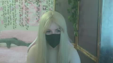 mysticyumiko online show from April 17, 8:16 am