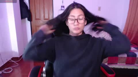 Snapshot of nadia_palmer chatting on December 5, 10:33 am  Nadi  online show from December 5, 10:33 am