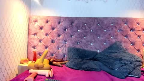 Nahomi online show from March 11, 5:11 am