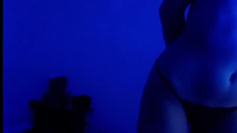 naiakit18 online show from March 8, 8:24 pm